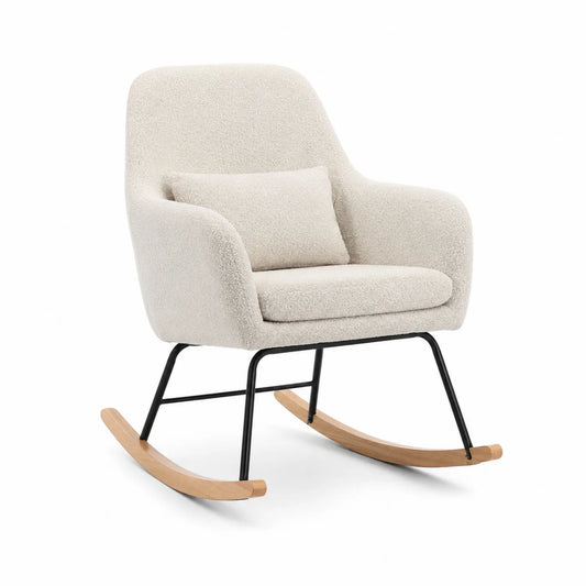 Silla mecedora tapizada en poliéster beige con marco de metal y base de madera de haya